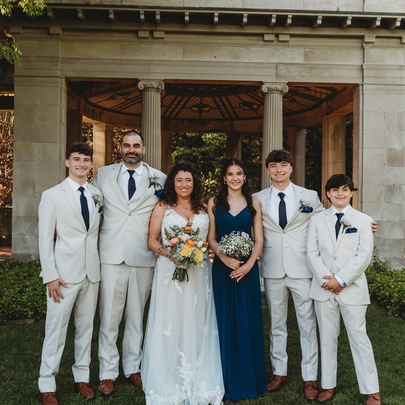 Meet your Posher, Valerie - Picture 2 of 4